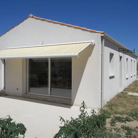 Maison Neuve Dans Avec Terrasse Et Jardin