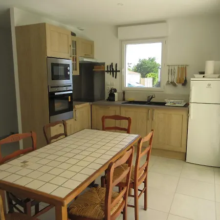 Maison Neuve Dans Avec Terrasse Et Jardin Ξενοδοχείο Saintes