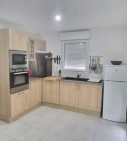 Maison Neuve Dans Avec Terrasse Et Jardin 3* Saintes
