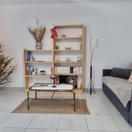 Ξενοδοχείο Maison Neuve Dans Avec Terrasse Et Jardin Saintes